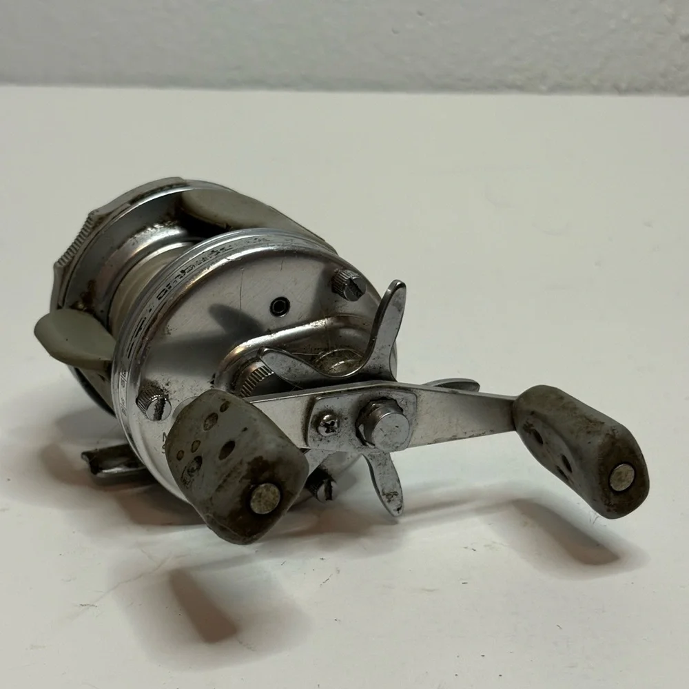 Abu Garcia Silver Fishing Reel - Picture 4 of 8